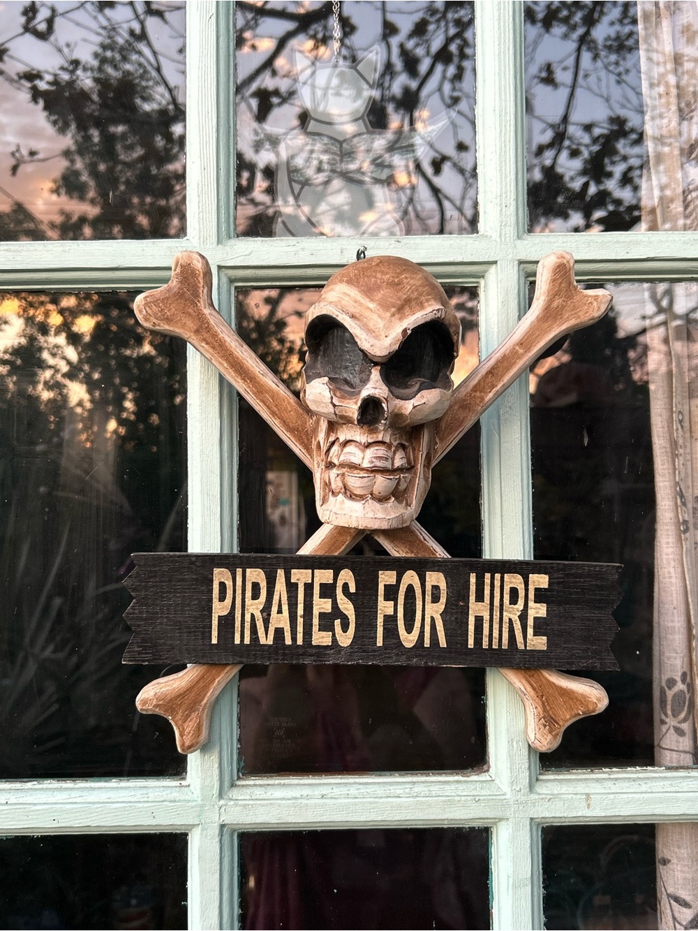 Rustic Brown Skull 'Pirates For Hire' Hanging Sign - Home Holiday Décor